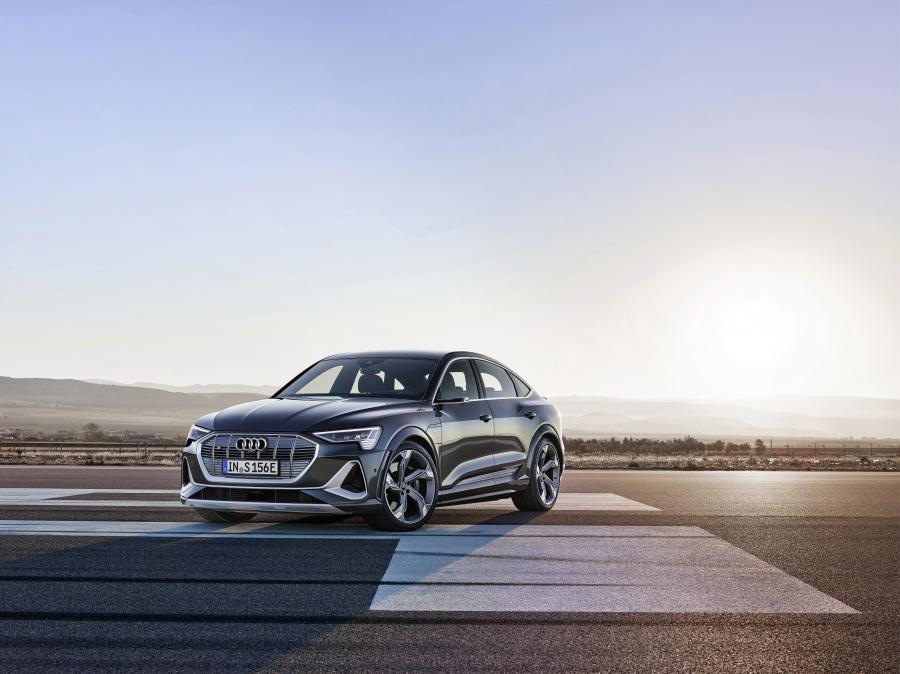  Audi e-tron S Sportback 2020 года  (WW) (фото 27 из 77)